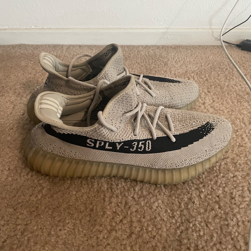 Yeezy Boost 350 V2 Sneakers